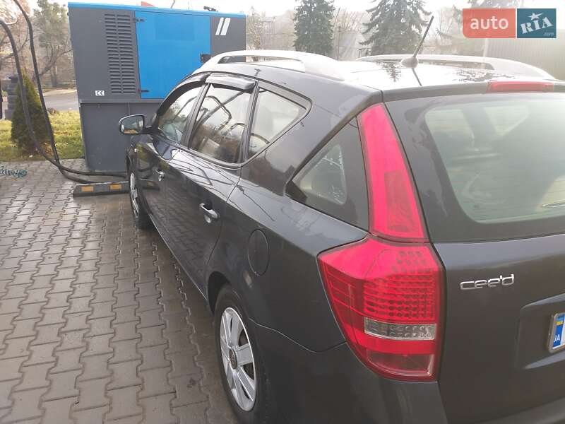 Универсал Kia Ceed 2011 в Черновцах фото 5 Универсал Kia Ceed 2011 в Черновцах