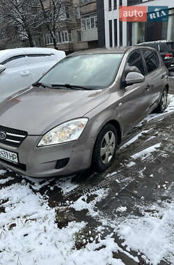 Хетчбек Kia Ceed 2007 в Ужгороді