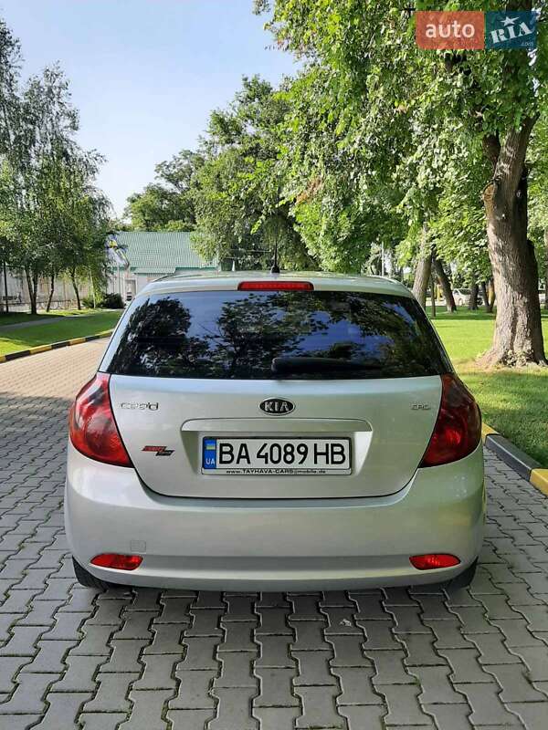 Хэтчбек Kia Ceed 2006 в Александрие