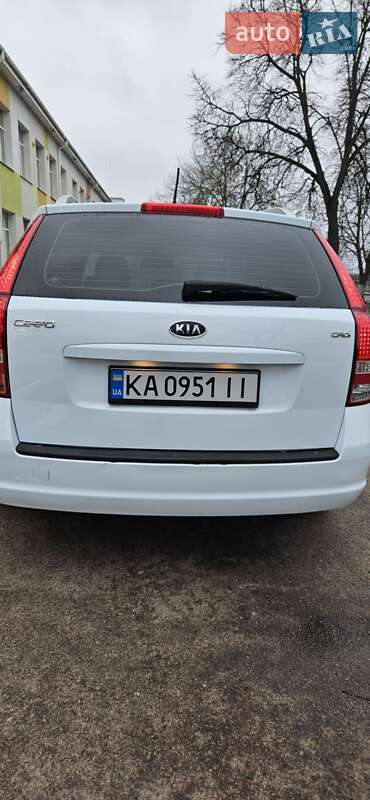 Універсал Kia Ceed 2011 в Ромнах