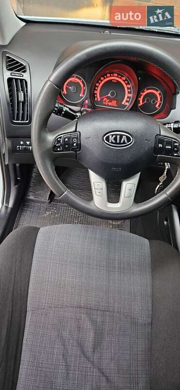 Універсал Kia Ceed 2011 в Ромнах