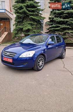 Хэтчбек Kia Ceed 2008 в Николаеве