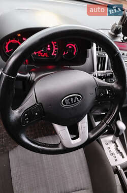 Хэтчбек Kia Ceed 2010 в 