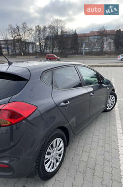 Хетчбек Kia Ceed 2013 в 