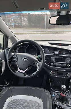 Хетчбек Kia Ceed 2013 в 