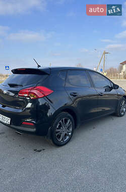 Хэтчбек Kia Ceed 2013 в Радехове