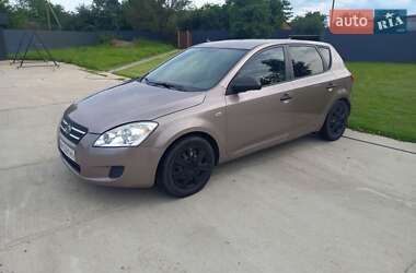 Хэтчбек Kia Ceed 2008 в Житомире