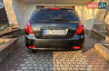 Хэтчбек Kia Ceed 2007 в Новояворовске