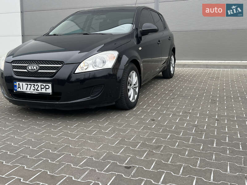 Хэтчбек Kia Ceed 2008 в Киеве