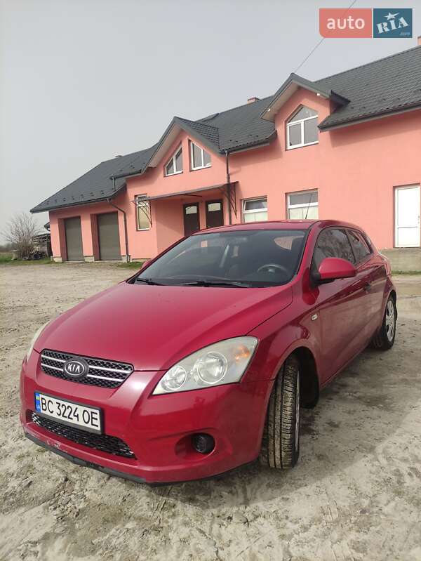 Универсал Kia Ceed 2008 в Львове