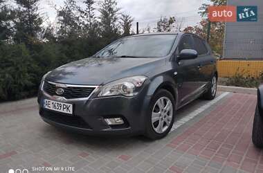 Хэтчбек Kia Ceed 2009 в Днепре