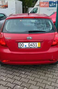 Хэтчбек Kia Ceed 2007 в 