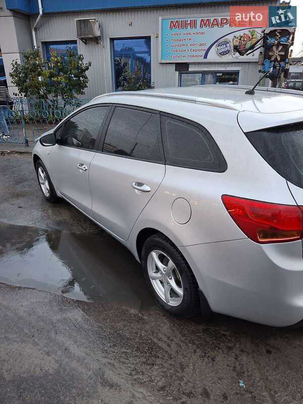 Универсал Kia Ceed 2013 в Звягеле фото 3 Универсал Kia Ceed 2013 в Звягеле