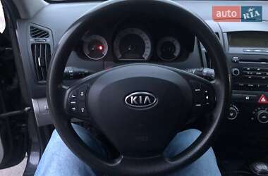 Хэтчбек Kia Ceed 2008 в Запорожье