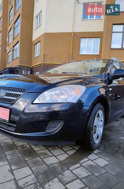 Универсал Kia Ceed 2008 в Дубно