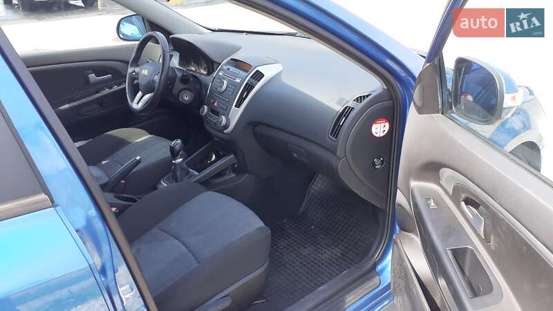 Універсал Kia Ceed 2009 в Мукачевому