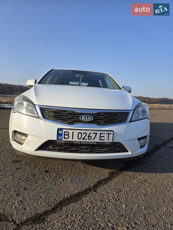 Хетчбек Kia Ceed 2010 в Зіньківі