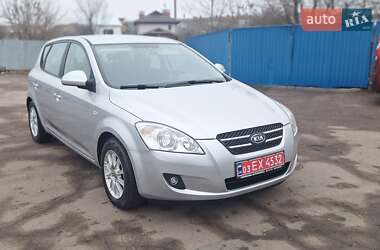 Хэтчбек Kia Ceed 2007 в 
