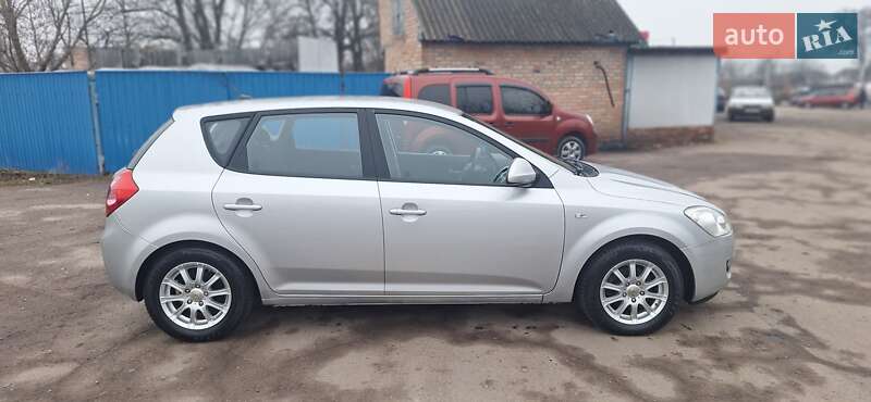 Хэтчбек Kia Ceed 2007 в Нежине