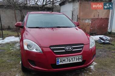 Хэтчбек Kia Ceed 2007 в Коростене