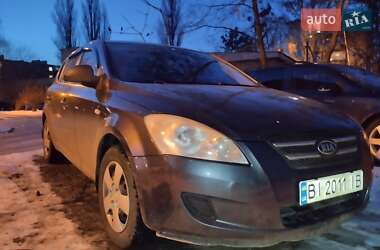 Хэтчбек Kia Ceed 2008 в Полтаве