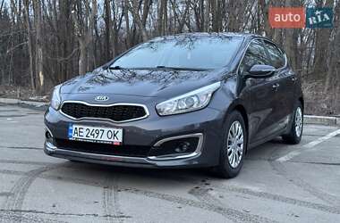 Хетчбек Kia Ceed 2016 в Дніпрі