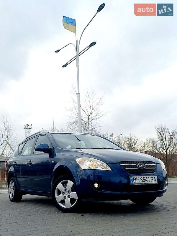 Универсал Kia Ceed 2009 в Измаиле