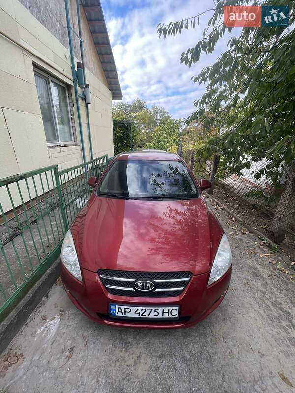 Хэтчбек Kia Ceed 2008 в Запорожье