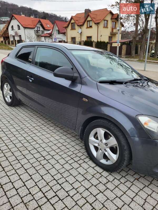 Хэтчбек Kia Ceed 2008 в Львове