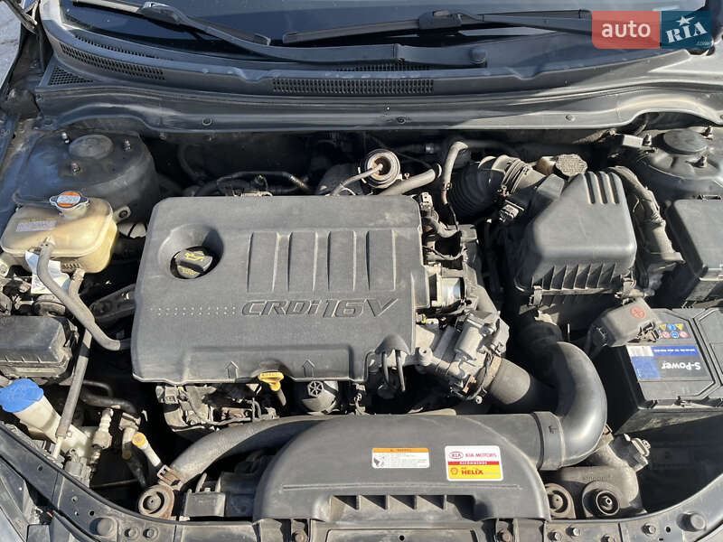 Хэтчбек Kia Ceed 2011 в Черновцах