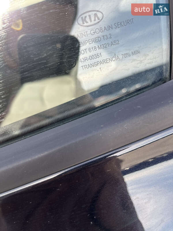 Хэтчбек Kia Ceed 2011 в Черновцах