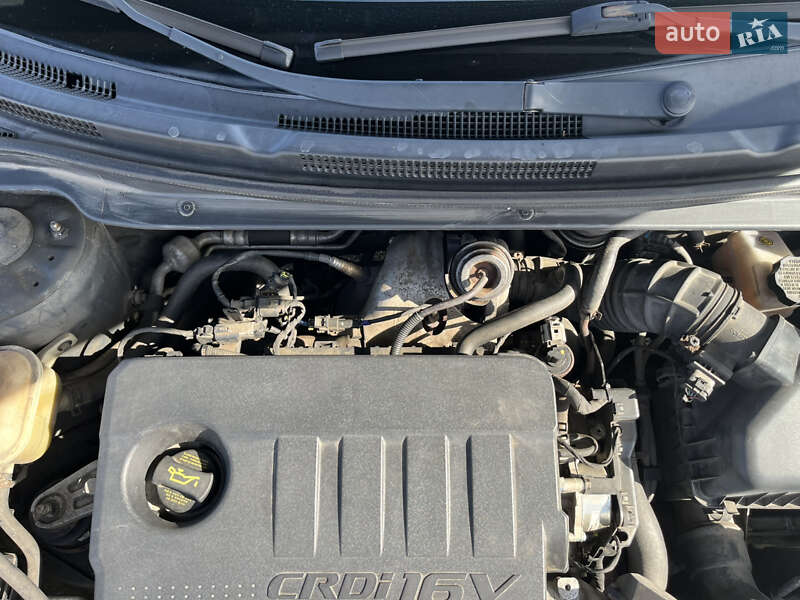 Хэтчбек Kia Ceed 2011 в Черновцах