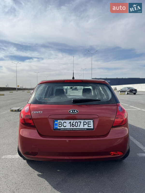Хэтчбек Kia Ceed 2009 в Львове