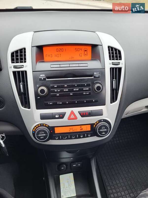 Хэтчбек Kia Ceed 2008 в Львове