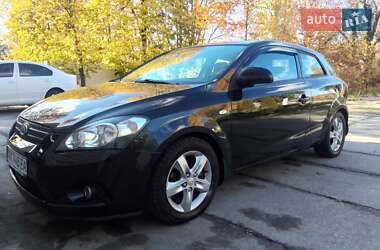 Хэтчбек Kia Ceed 2008 в 
