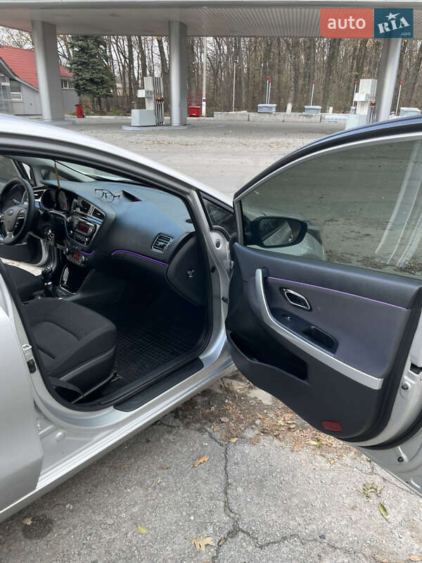 Хетчбек Kia Ceed 2014 в Запоріжжі