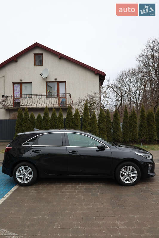 Хэтчбек Kia Ceed 2019 в Львове