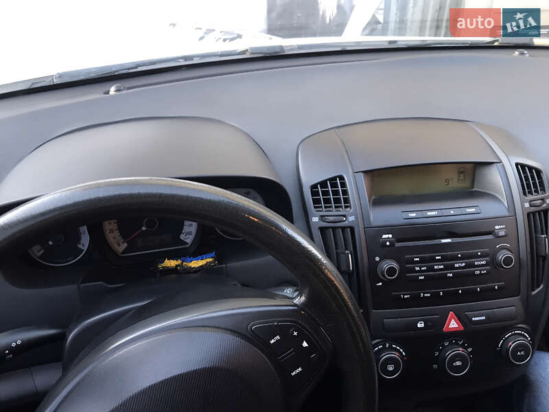 Универсал Kia Ceed 2009 в Ужгороде