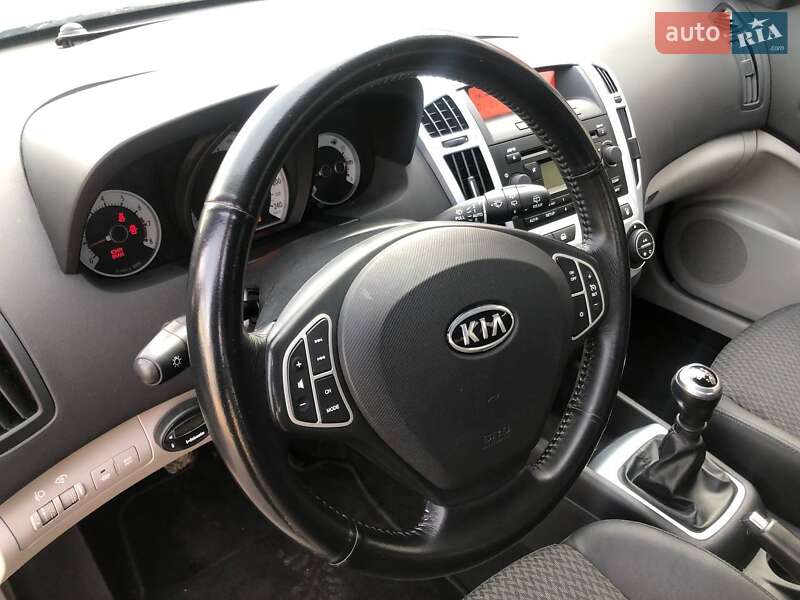 Хэтчбек Kia Ceed 2007 в Ковеле