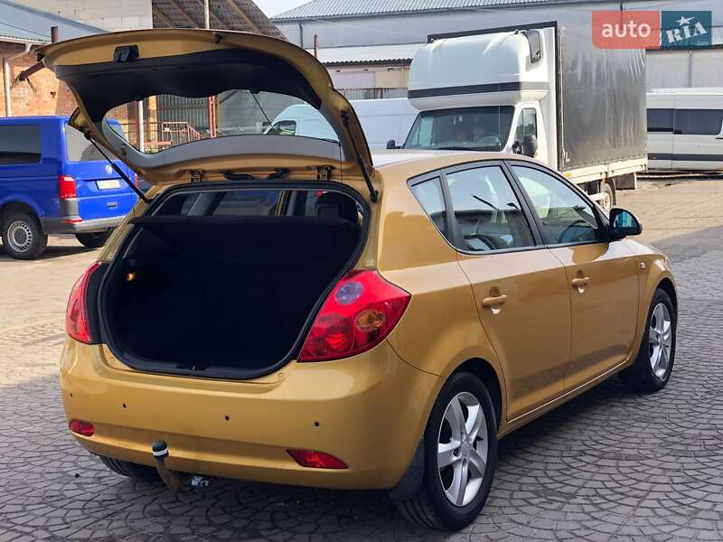 Хэтчбек Kia Ceed 2007 в Ковеле