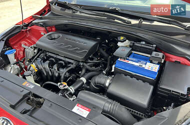 Хэтчбек Kia Ceed 2019 в 