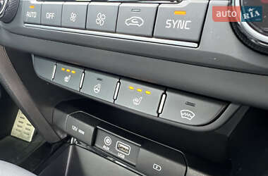 Хэтчбек Kia Ceed 2019 в 