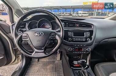 Хэтчбек Kia Ceed 2016 в 