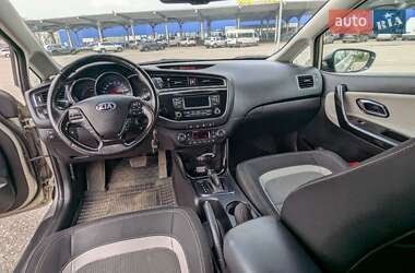 Хэтчбек Kia Ceed 2016 в 
