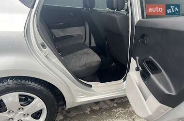Хэтчбек Kia Ceed 2007 в 
