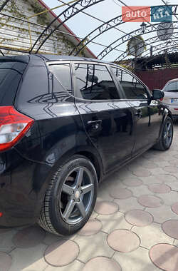 Хетчбек Kia Ceed 2009 в 