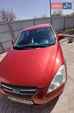 Хэтчбек Kia Ceed 2007 в 