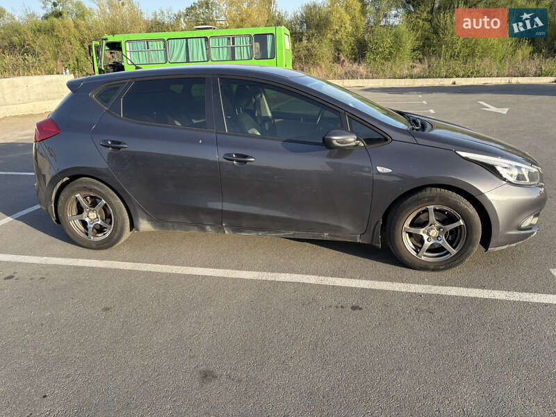 Хетчбек Kia Ceed 2015 в Ірпені фото 3 Хетчбек Kia Ceed 2015 в Ірпені