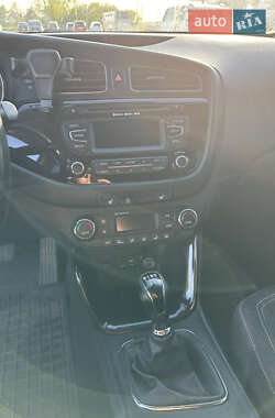 Хэтчбек Kia Ceed 2015 в 