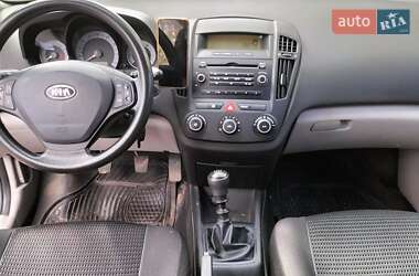Хетчбек Kia Ceed 2007 в 